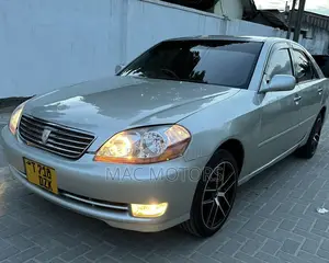 Toyota Mark II 2004 Silver