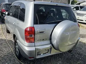 Toyota RAV4 1.8 2004 Silver