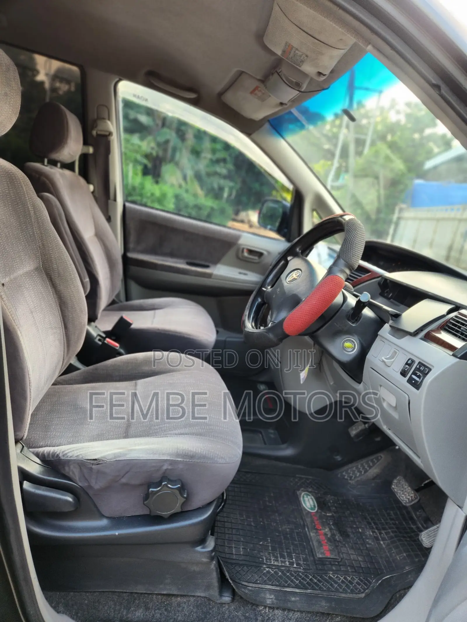 Toyota Noah 2005 Gray
