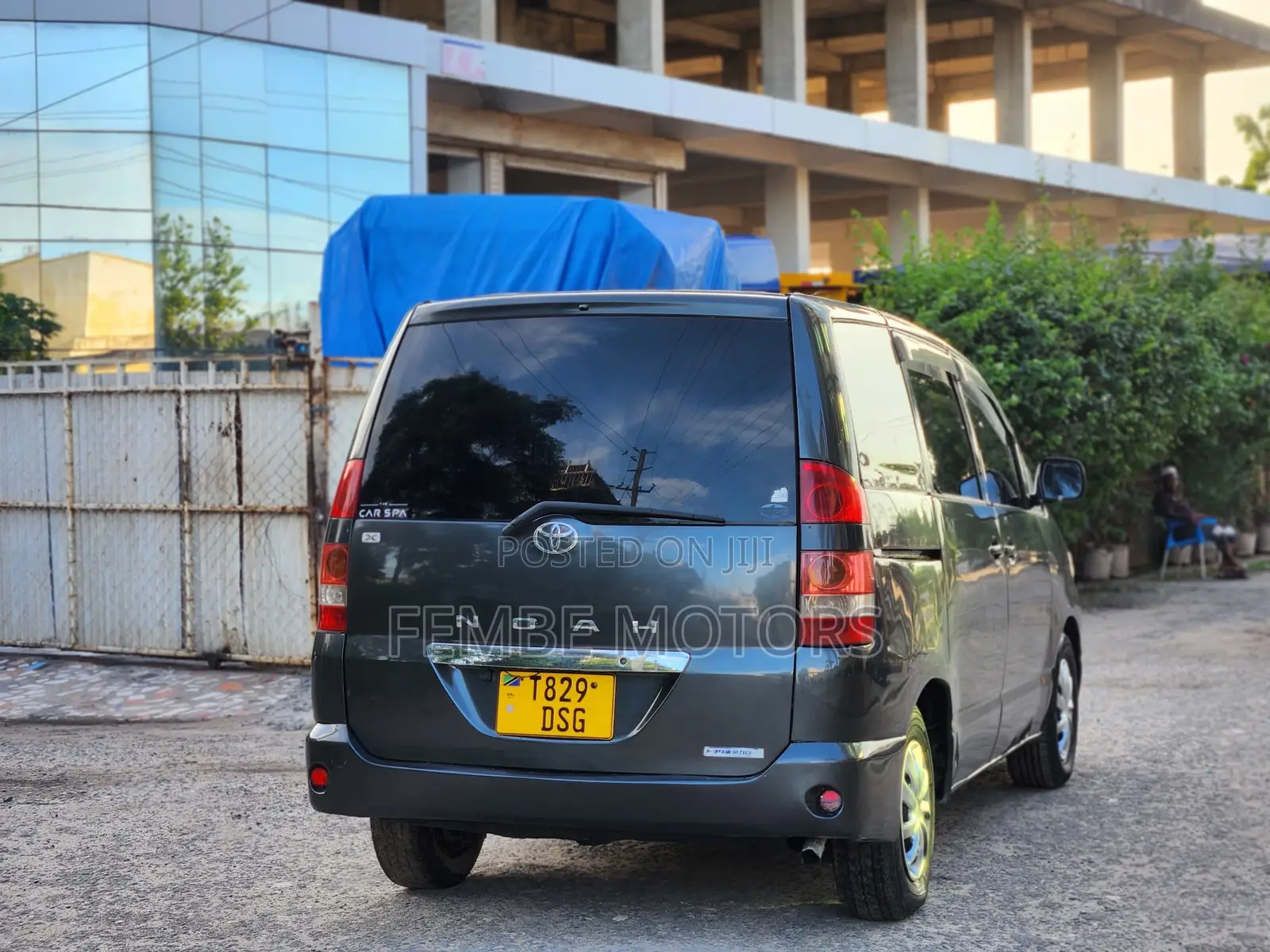 Toyota Noah 2005 Gray