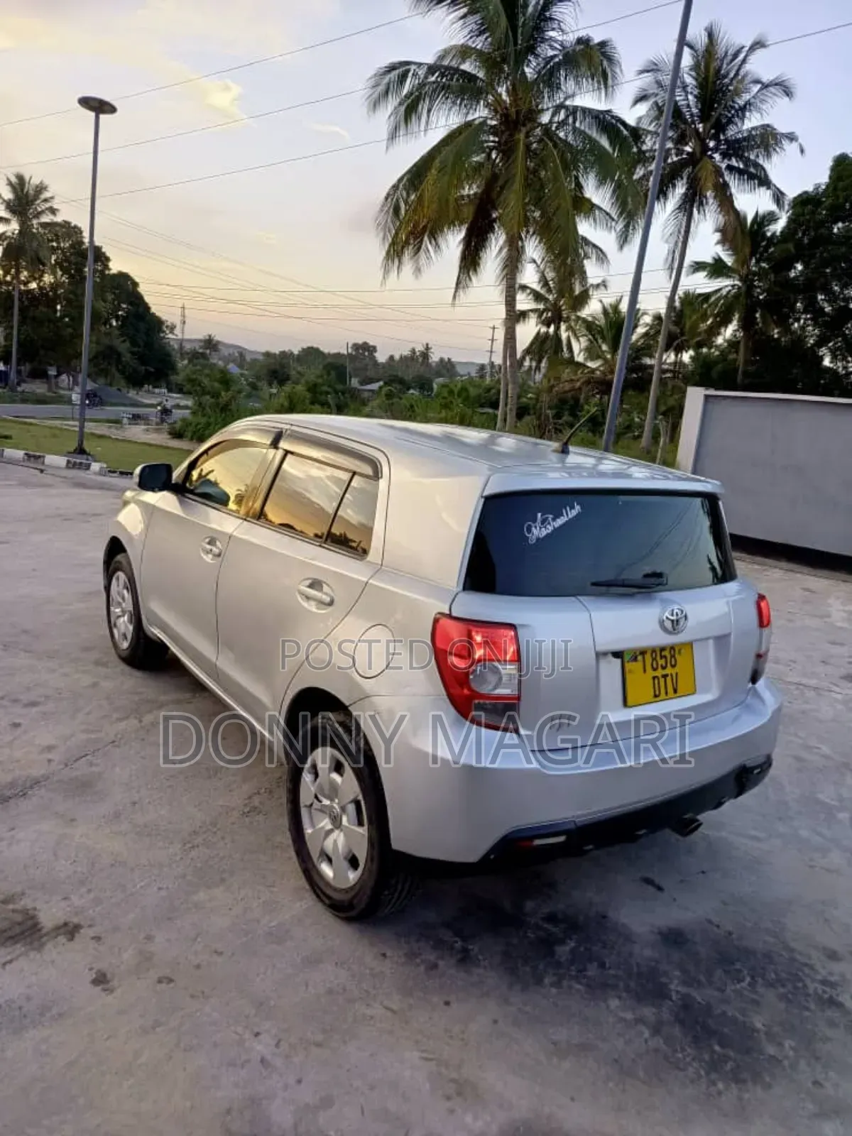 Toyota IST 2010 Silver