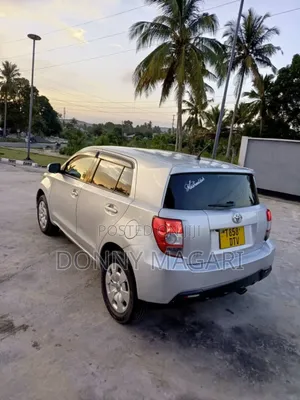 Toyota IST 2010 Silver