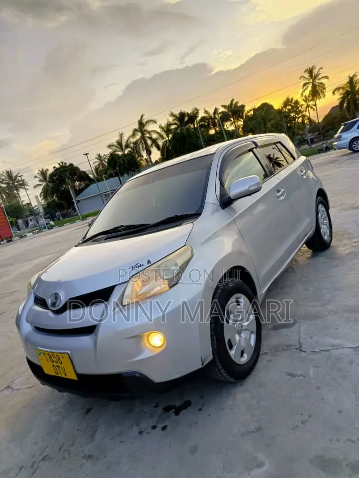 Toyota IST 2010 Silver