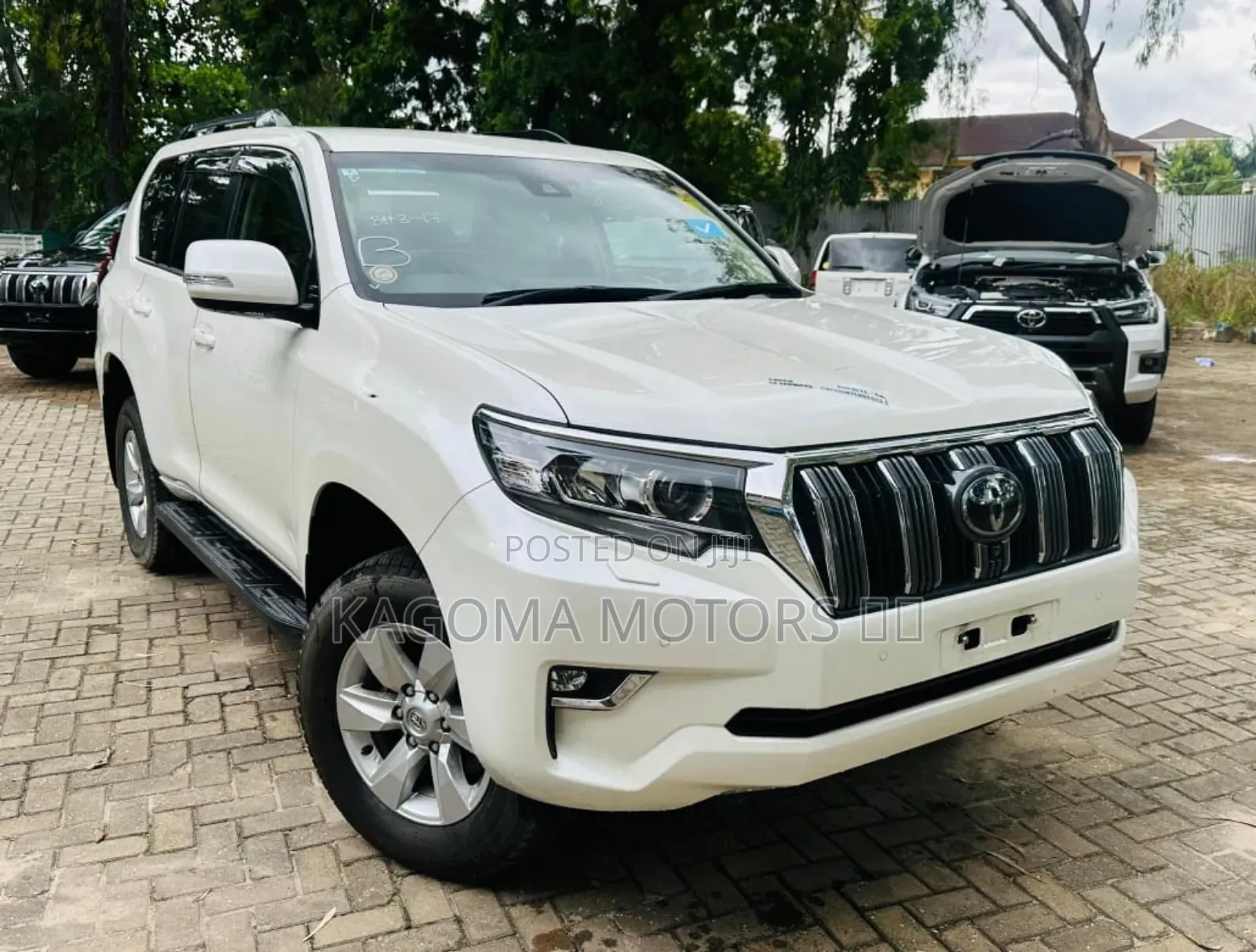 Toyota Land Cruiser Prado 2022 White