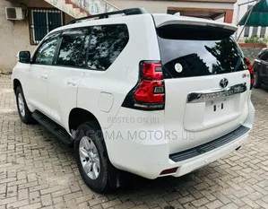 Toyota Land Cruiser Prado 2022 White