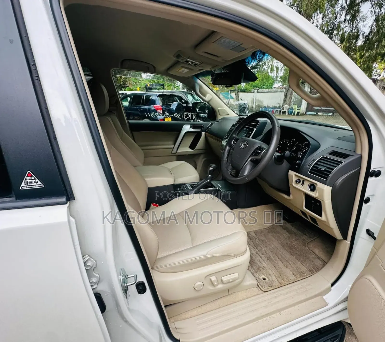Toyota Land Cruiser Prado 2022 White
