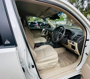 Toyota Land Cruiser Prado 2022 White