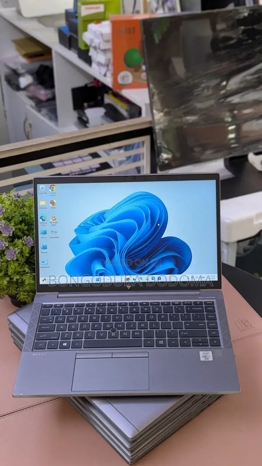 New Laptop HP ZBook Firefly 14 G7 16GB Intel Core i7 SSD 256GB