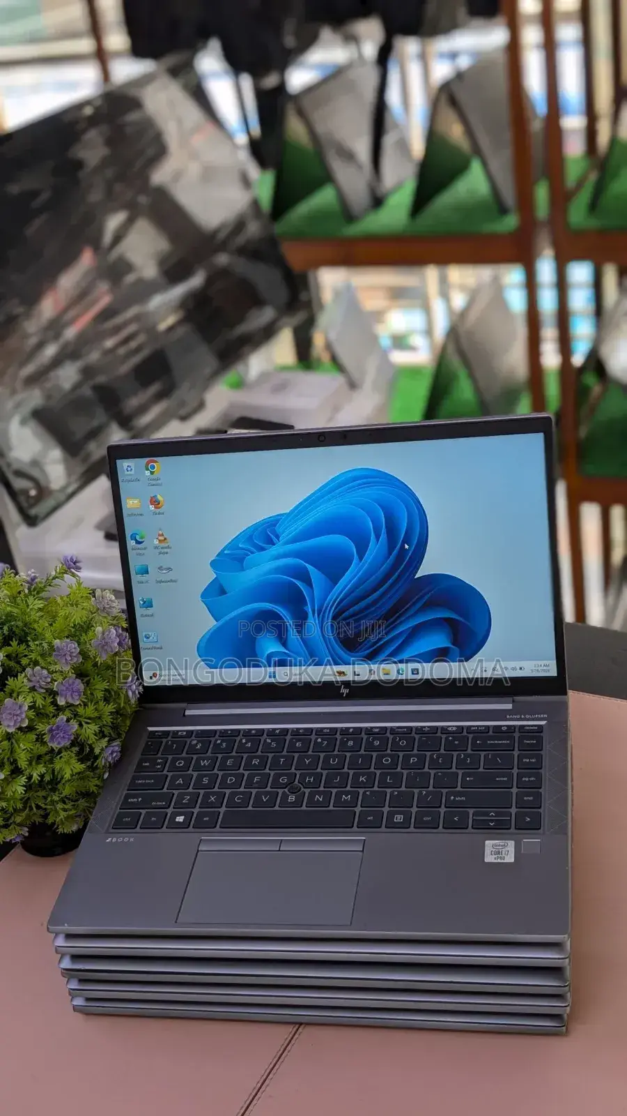 New Laptop HP ZBook Firefly 14 G7 16GB Intel Core i7 SSD 256GB