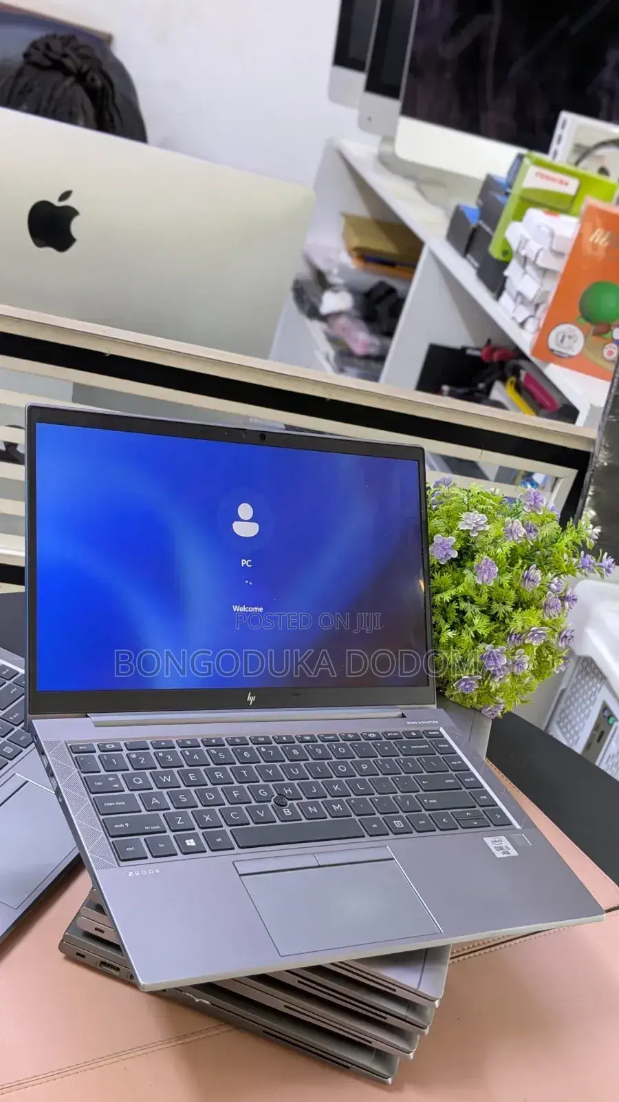 New Laptop HP ZBook Firefly 14 G7 16GB Intel Core i7 SSD 256GB
