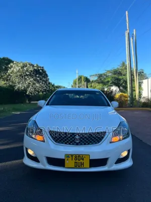 Toyota Crown 2009 White