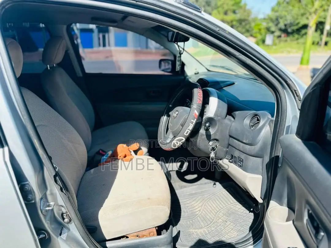 Toyota Passo 2005 Silver