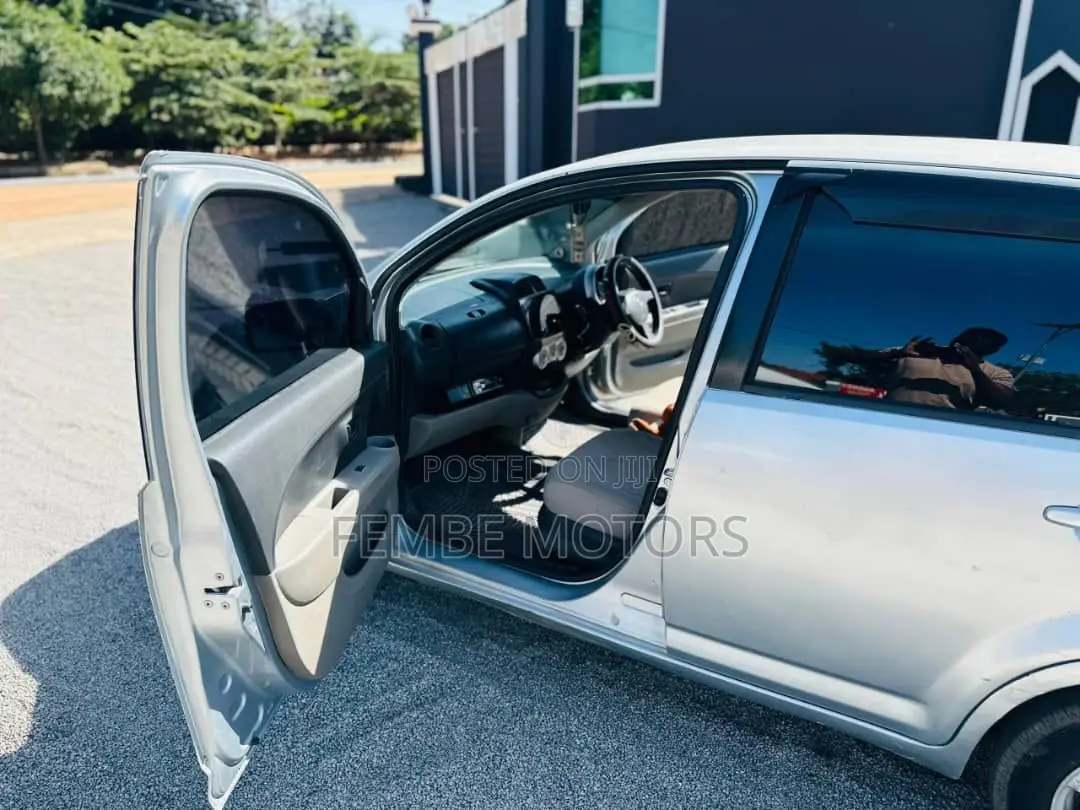 Toyota Passo 2005 Silver
