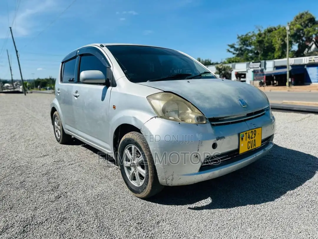 Toyota Passo 2005 Silver