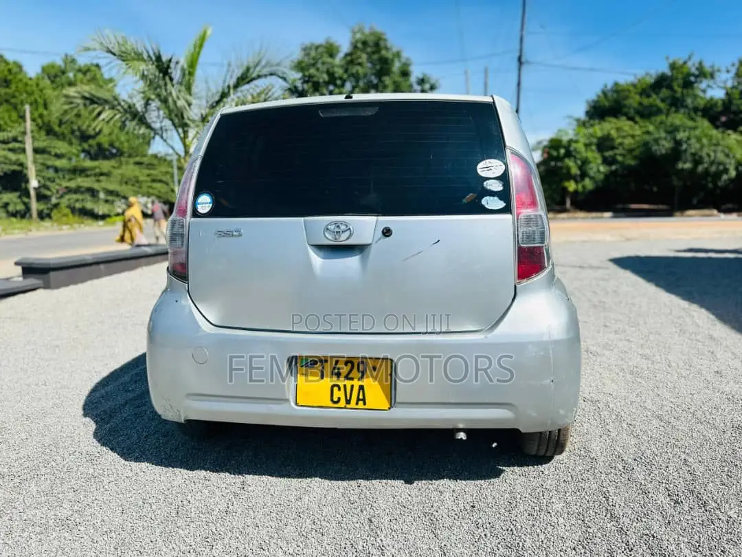 Toyota Passo 2005 Silver