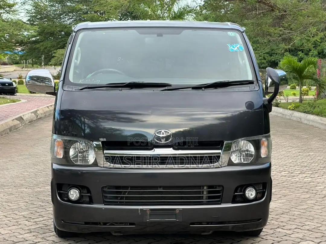 Toyota HiAce 2009 Grey