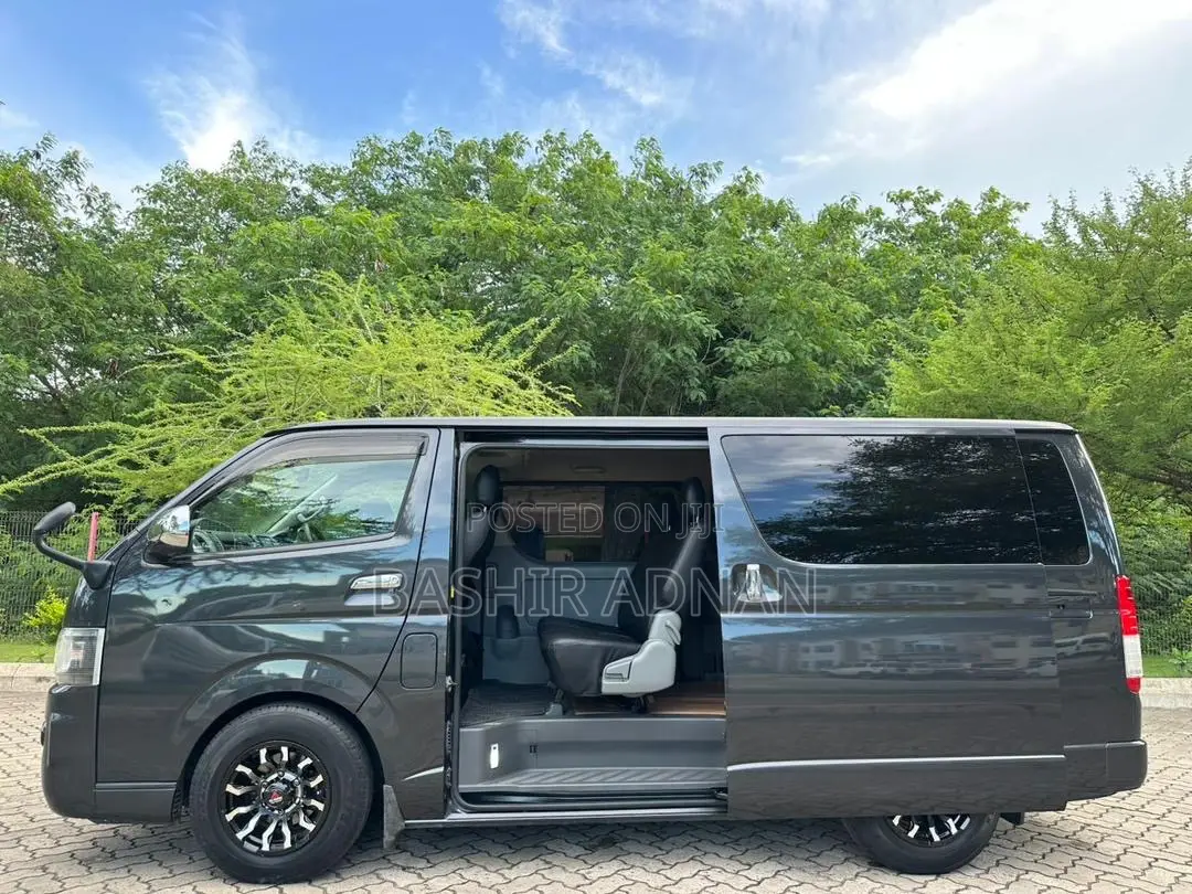 Toyota HiAce 2009 Grey