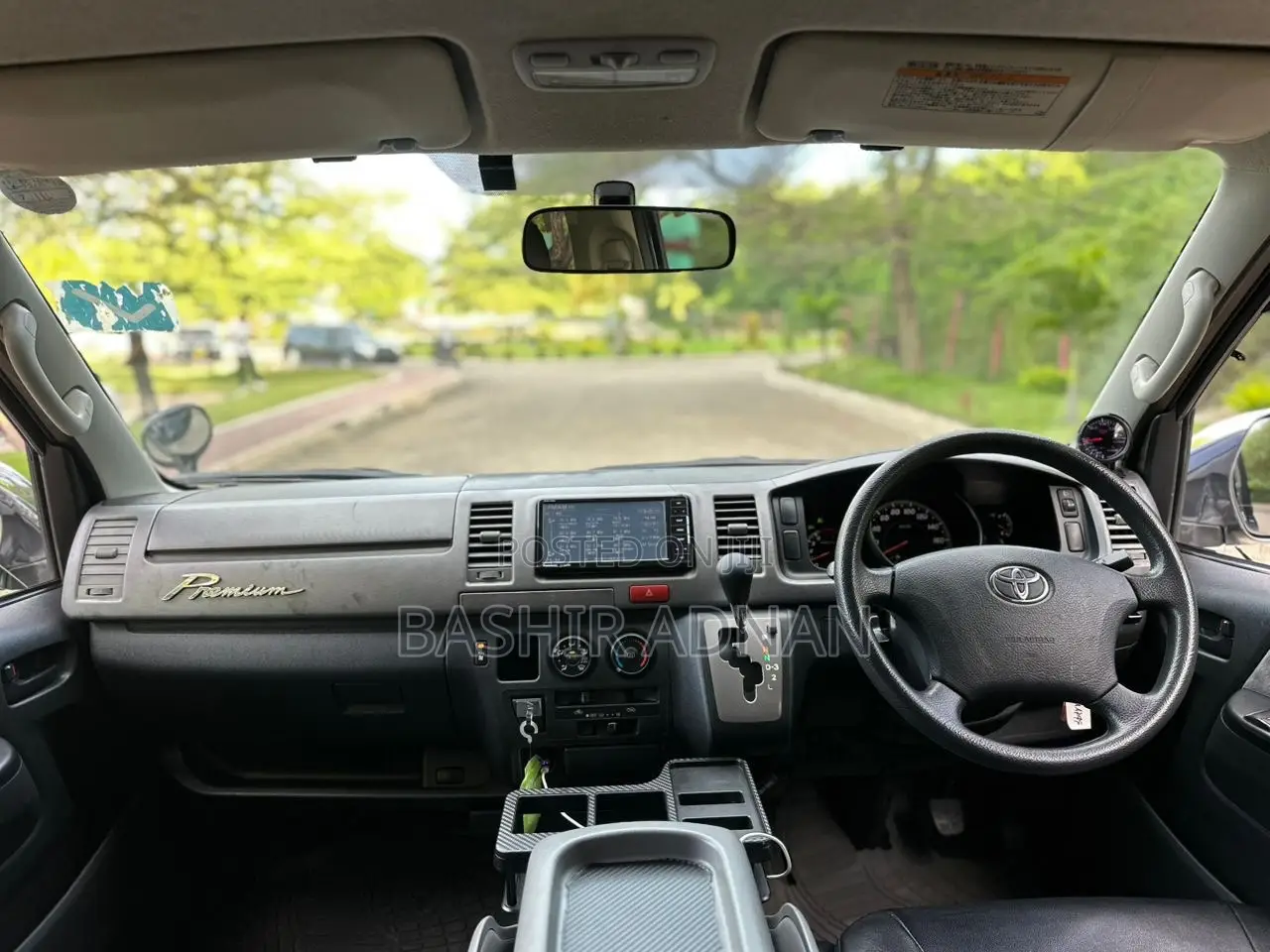 Toyota HiAce 2009 Grey
