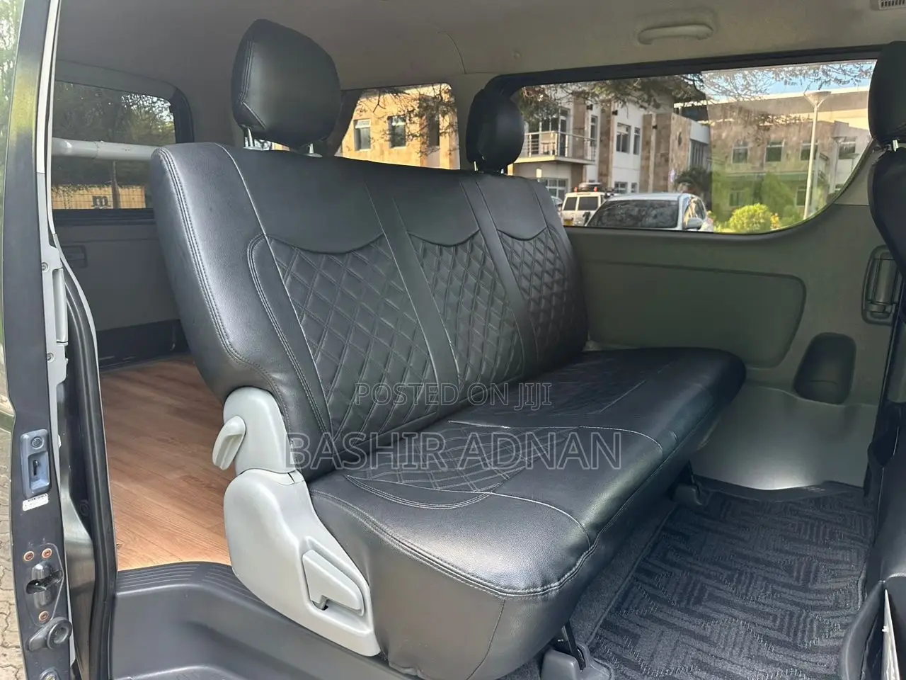 Toyota HiAce 2009 Grey