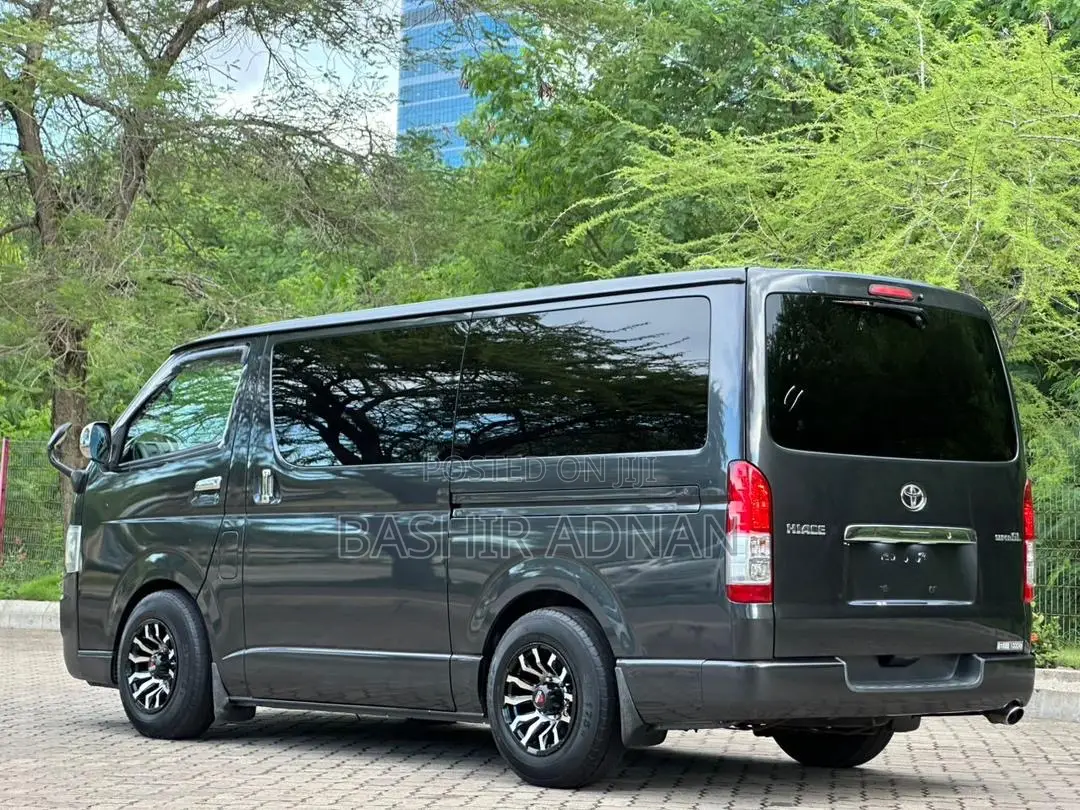 Toyota HiAce 2009 Grey