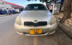 Toyota Vitz 2002 Silver