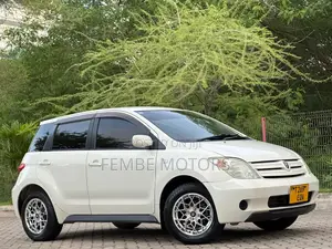 Toyota IST 2003 White