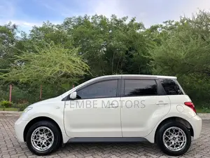 Toyota IST 2003 White