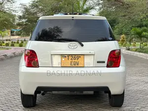 Toyota IST 2003 White