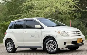 Toyota IST 2003 White