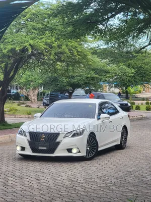 Toyota Crown 2014 Pearl