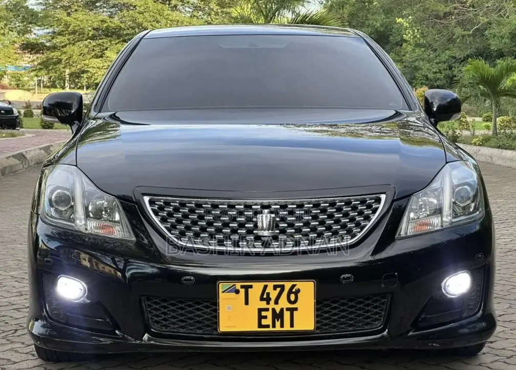 Toyota Crown 2009 Matt Black