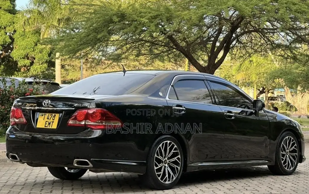 Toyota Crown 2009 Matt Black