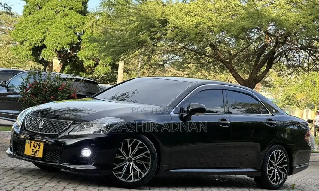 Toyota Crown 2009 Matt Black