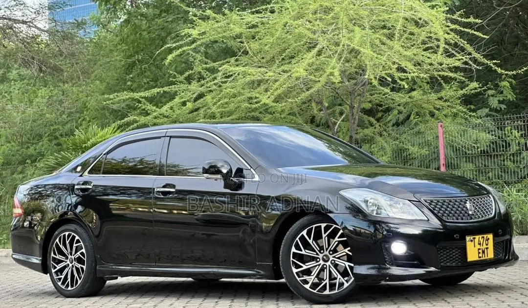 Toyota Crown 2009 Matt Black