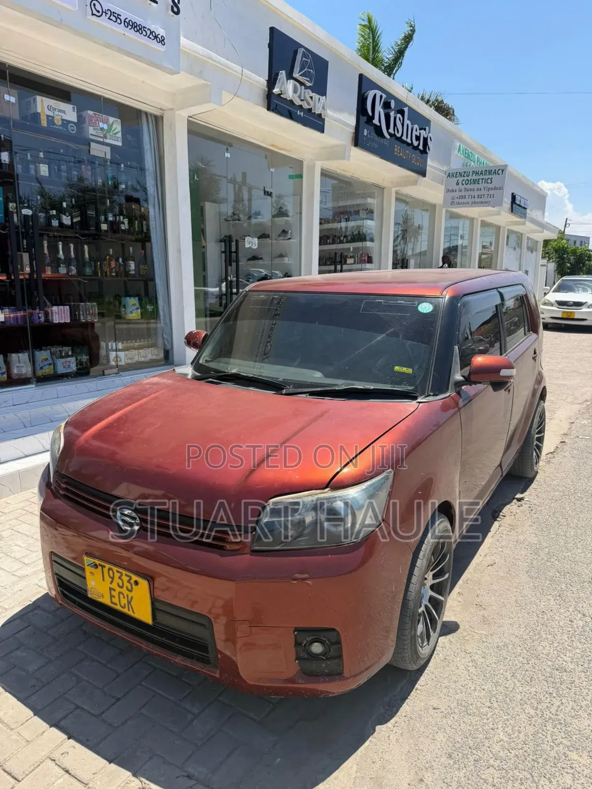 Toyota Corolla Rumion 2011 Red