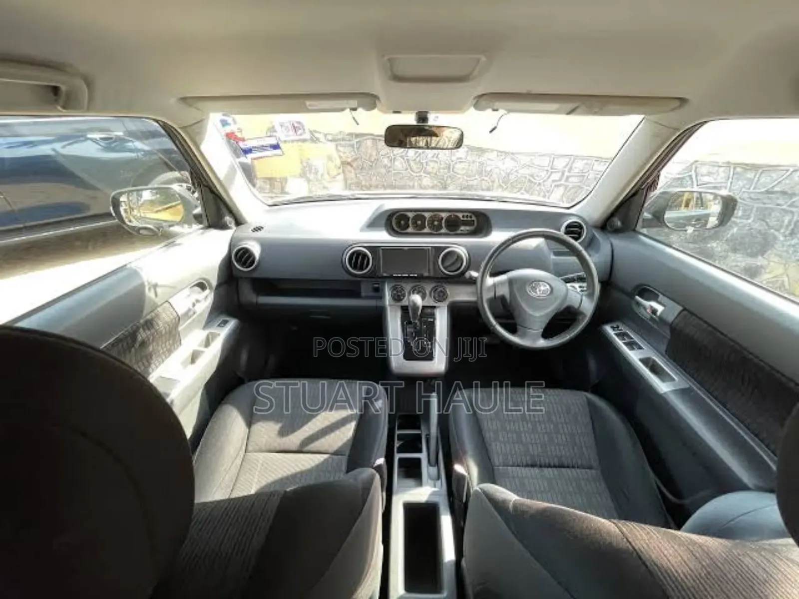 Toyota Corolla Rumion 2011 Red