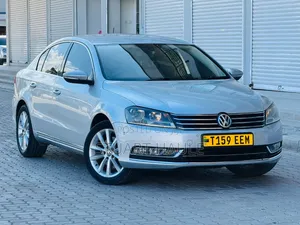 Volkswagen Passat SEL 2013 Black