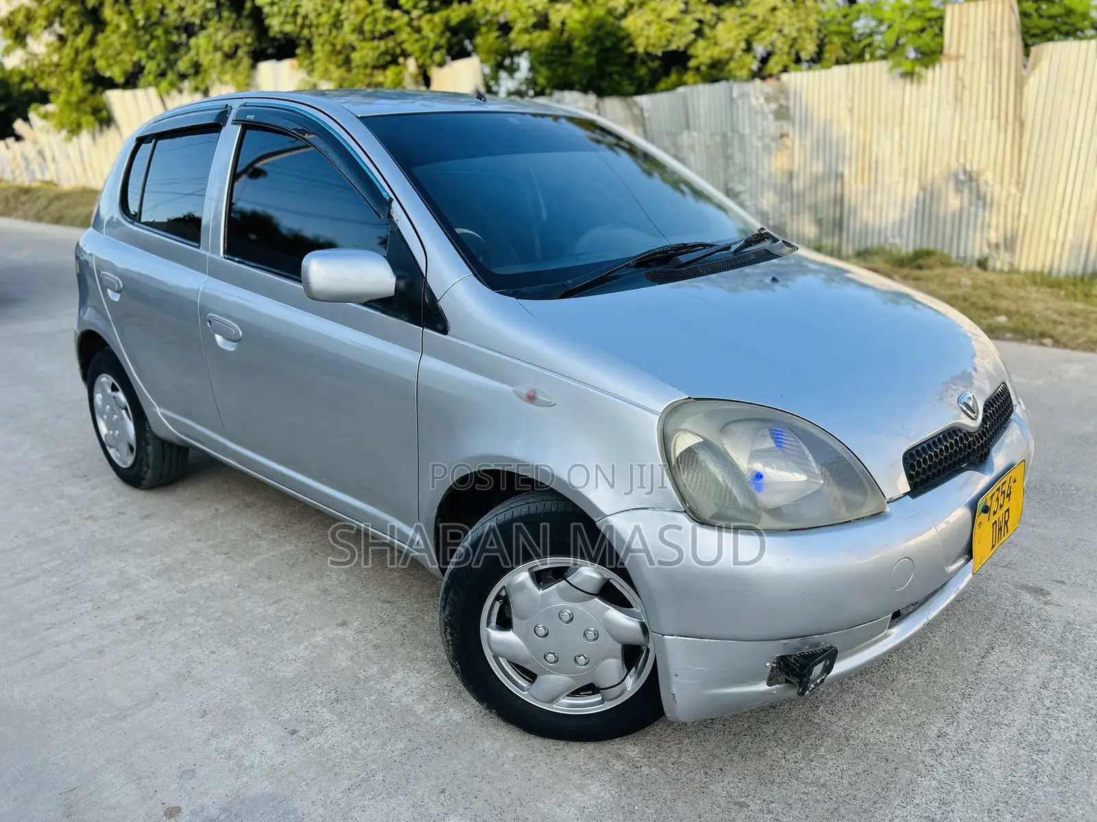Toyota Vitz 1.0 FWD 5dr 2004 Silver