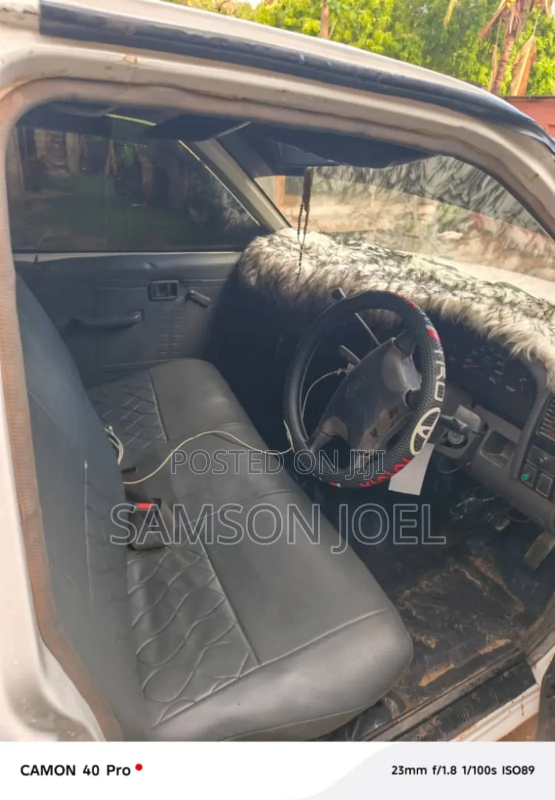 Nissan Pick-Up 2001 White