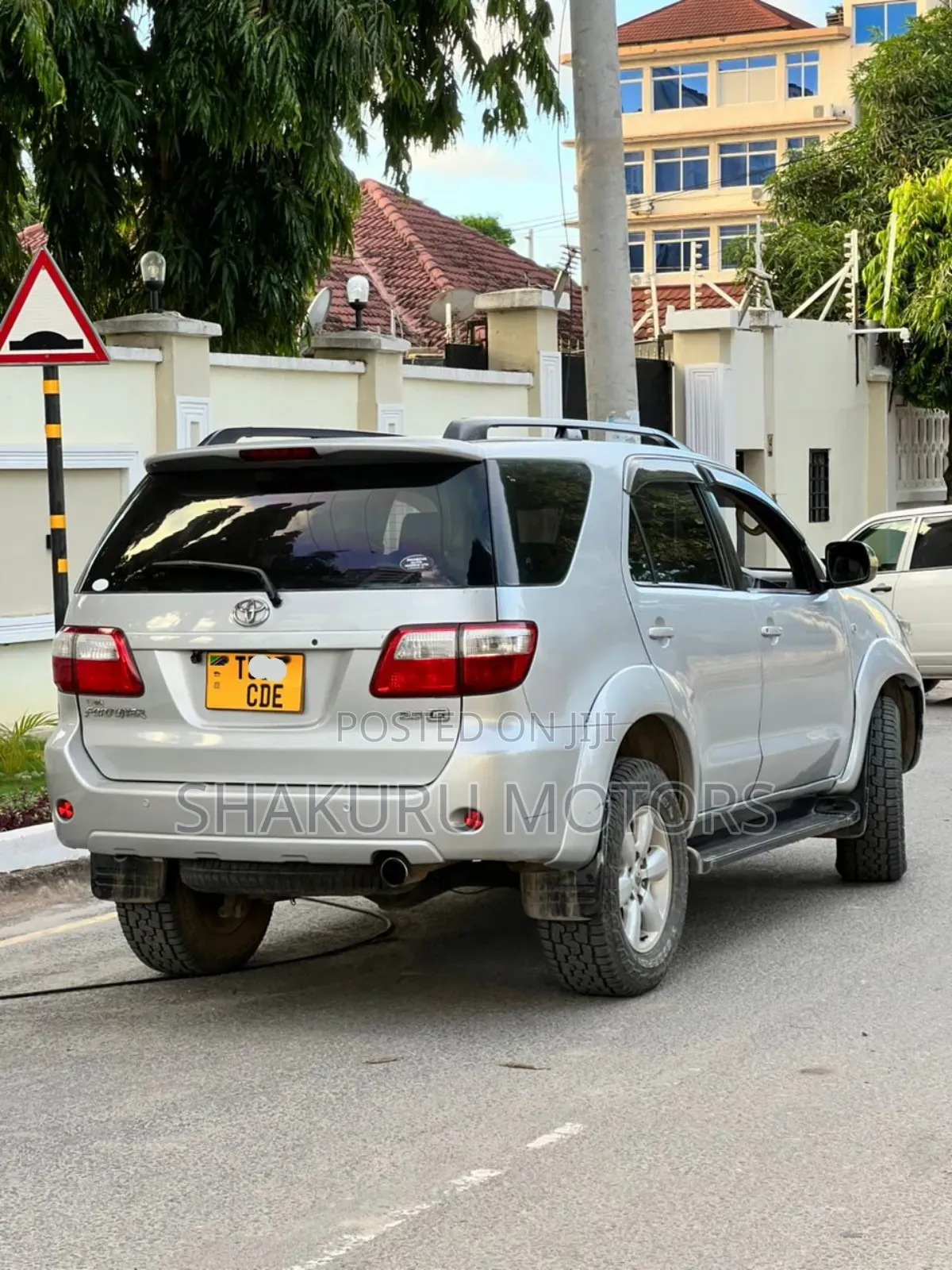 Toyota Fortuner 2010 Silver