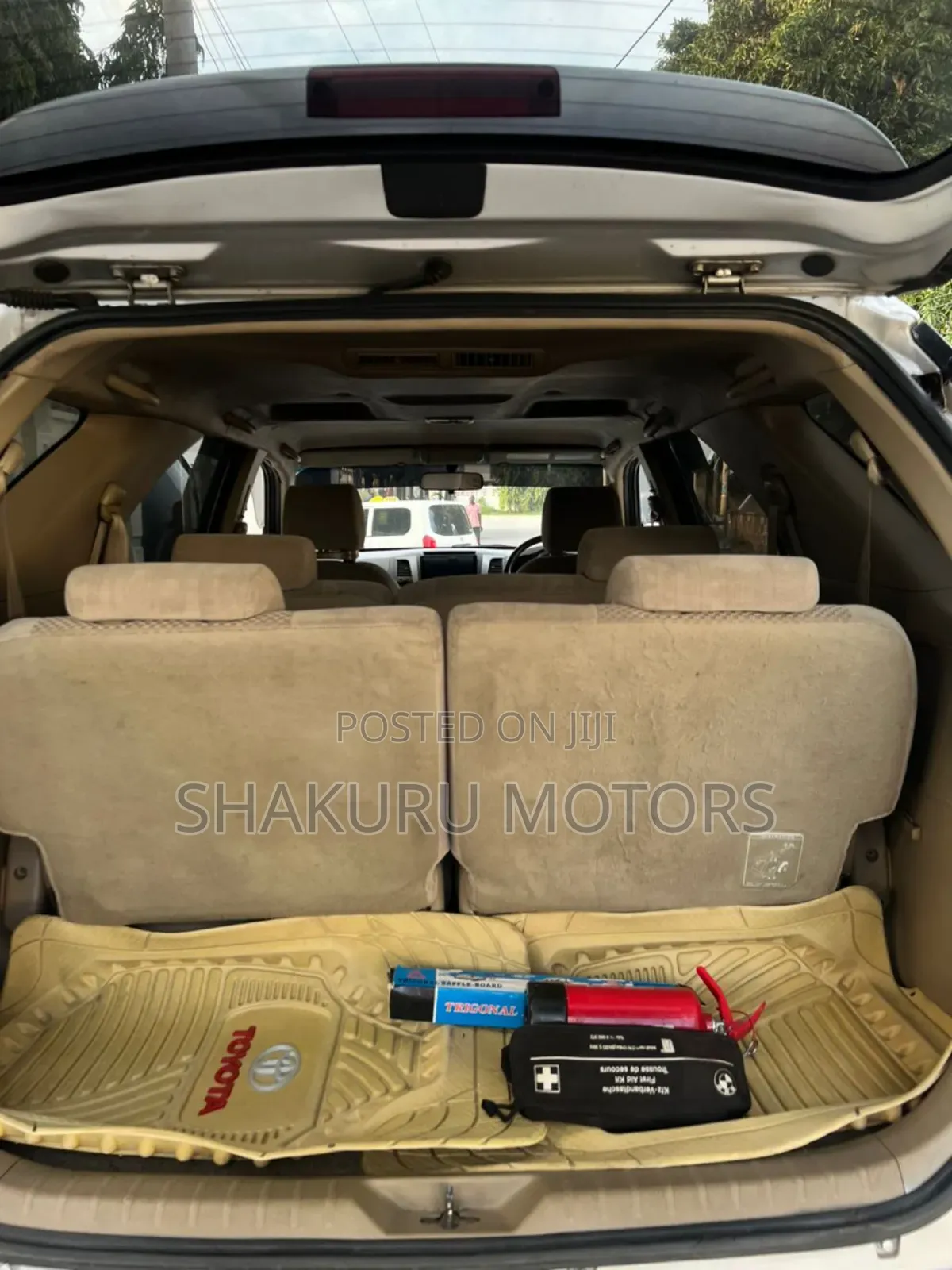 Toyota Fortuner 2010 Silver