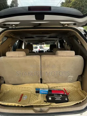 Toyota Fortuner 2010 Silver