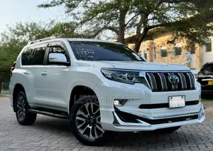 Toyota Land Cruiser Prado 2022 White