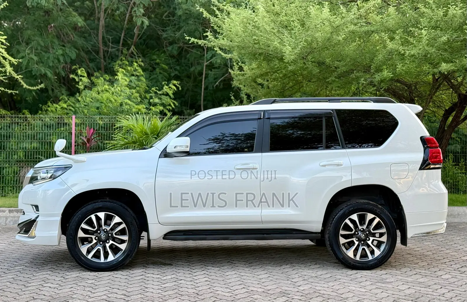 Toyota Land Cruiser Prado 2022 White