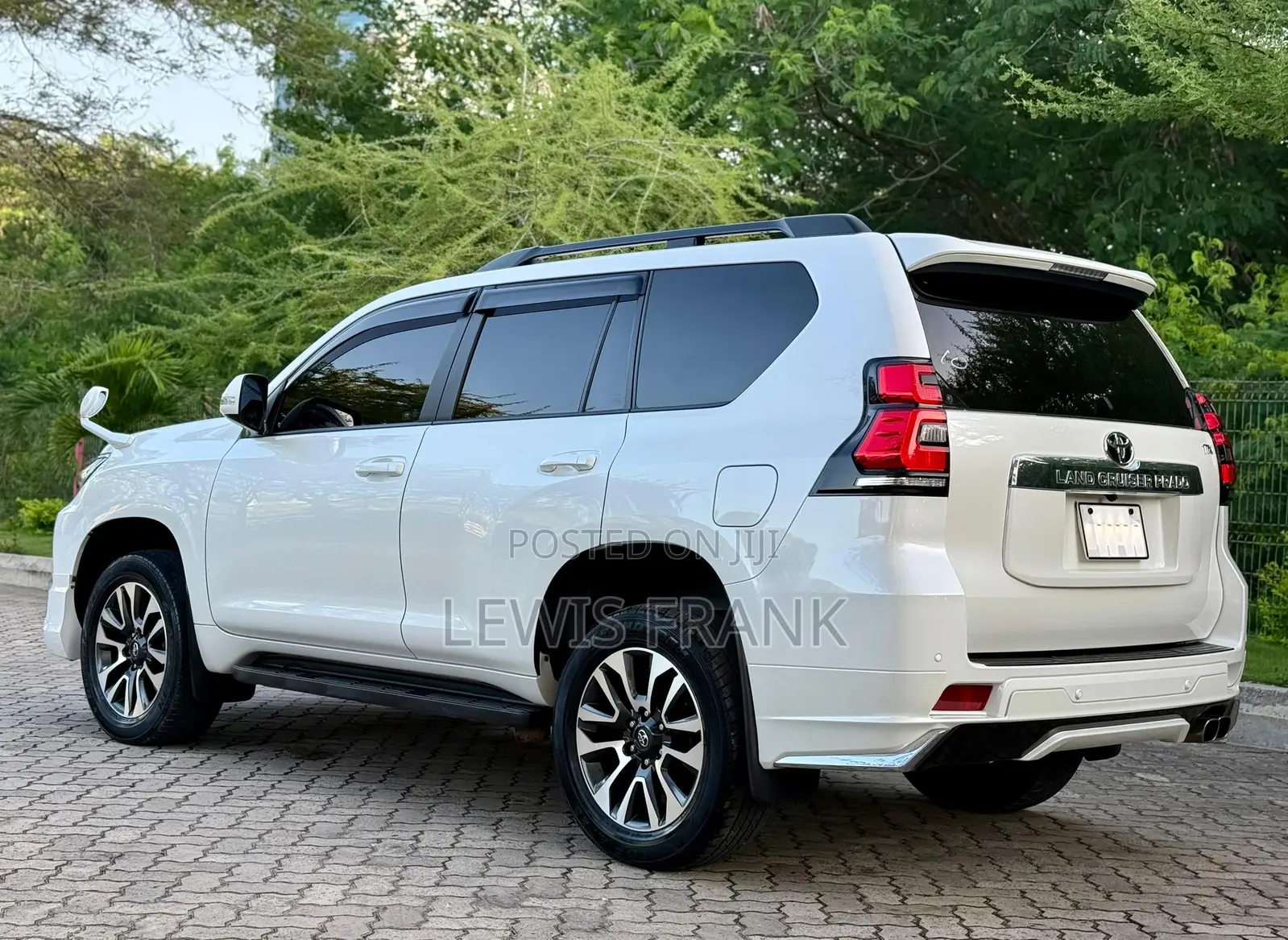 Toyota Land Cruiser Prado 2022 White