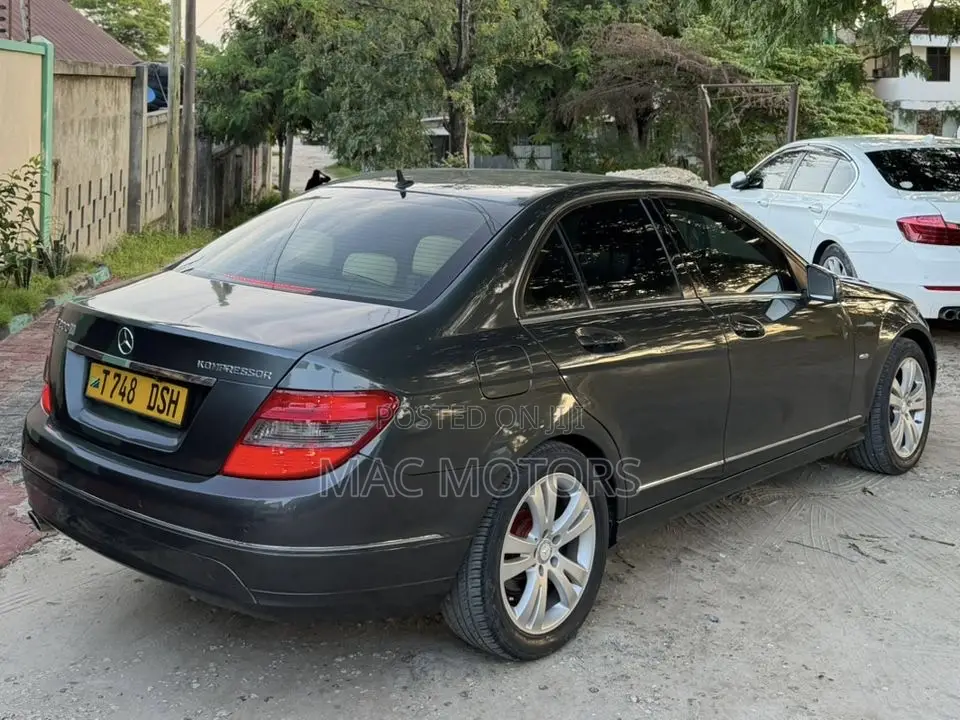 Mercedes-Benz C200 2008 Gray