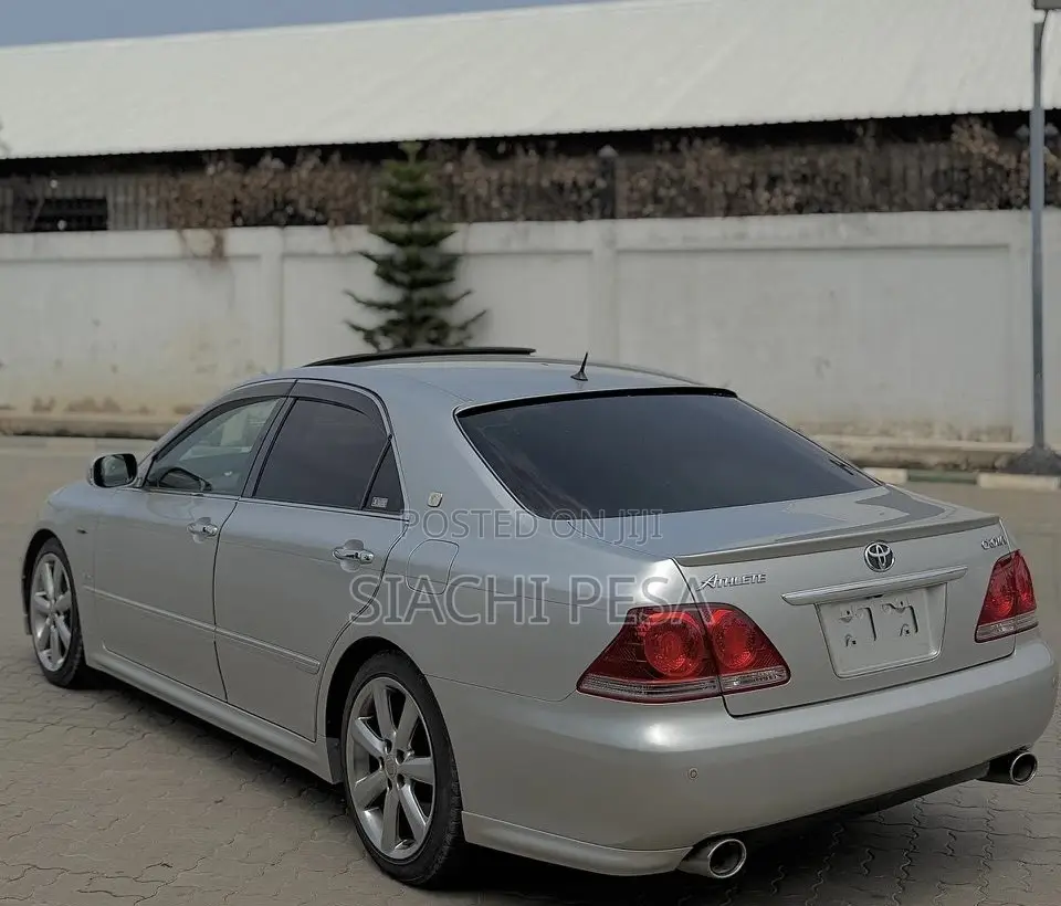 Toyota Crown Royale 2005 Silver