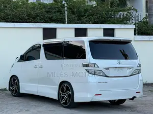 Toyota Alphard 2010 White