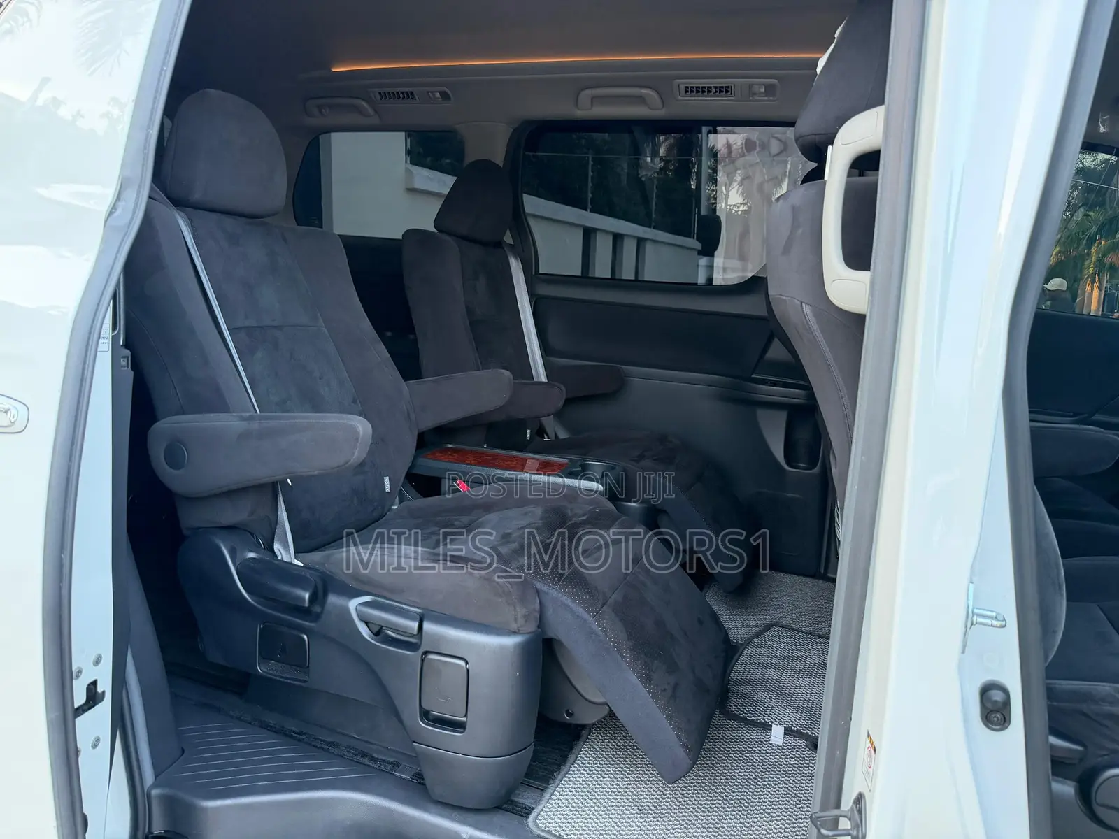 Toyota Alphard 2010 White