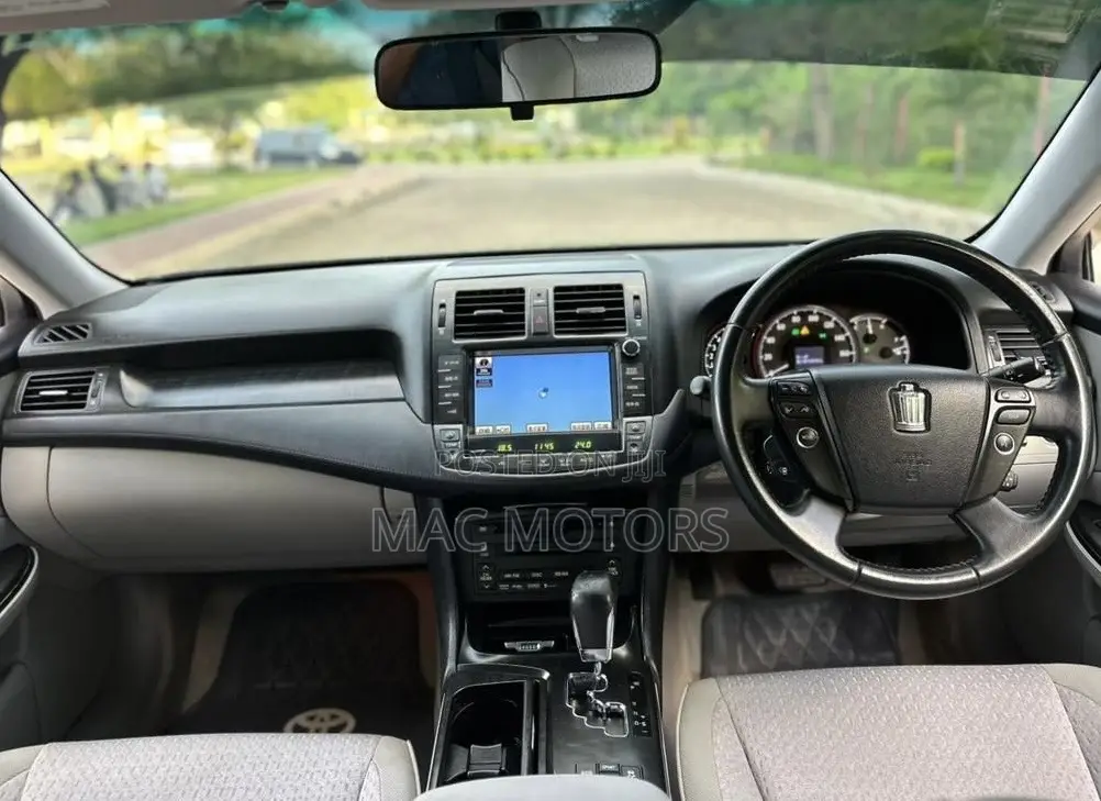 Toyota Crown 2009 Black